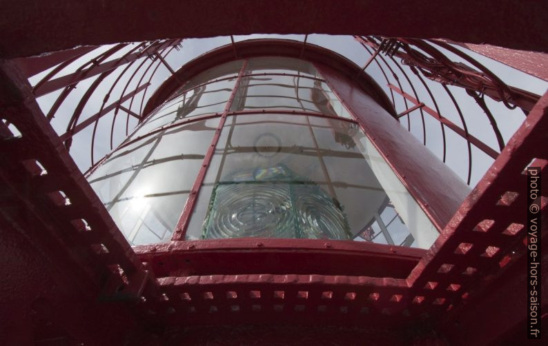 Lanterne et lentille de Fresnel du phare de Lindesnes. Photo © André M. Winter