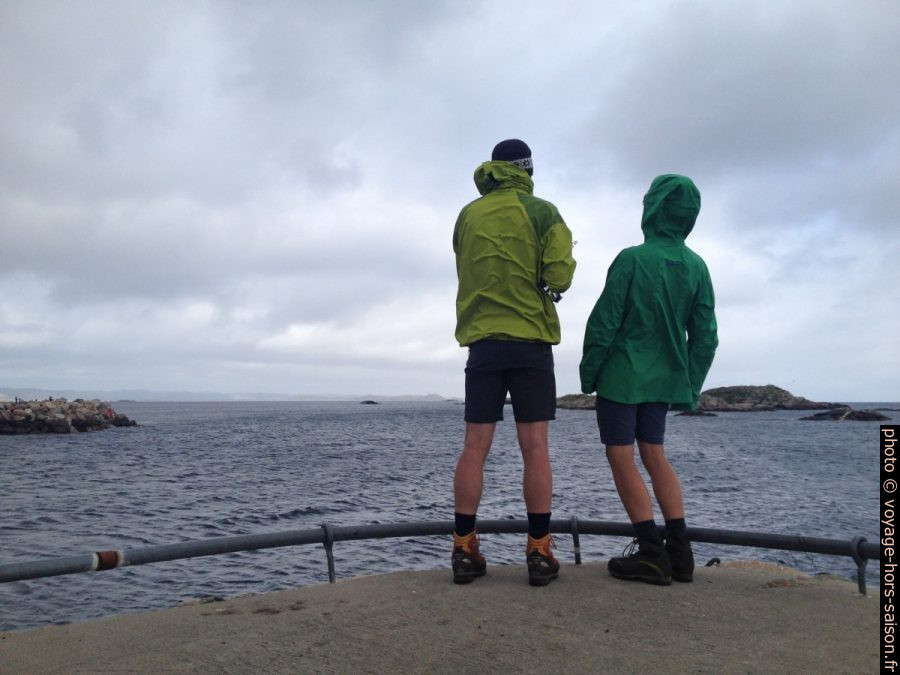 André et Alex pêchent à Lillehavn. Photo © Alex Medwedeff