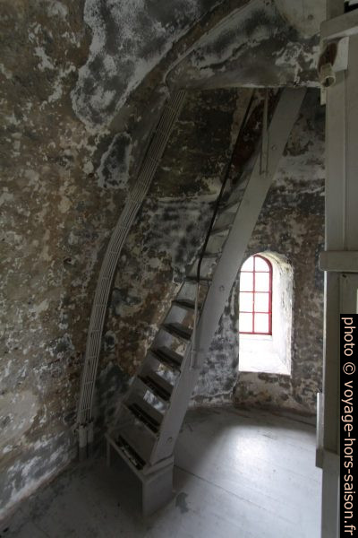 Escalier dans la tour du Phare de Lista. Photo © André M. Winter