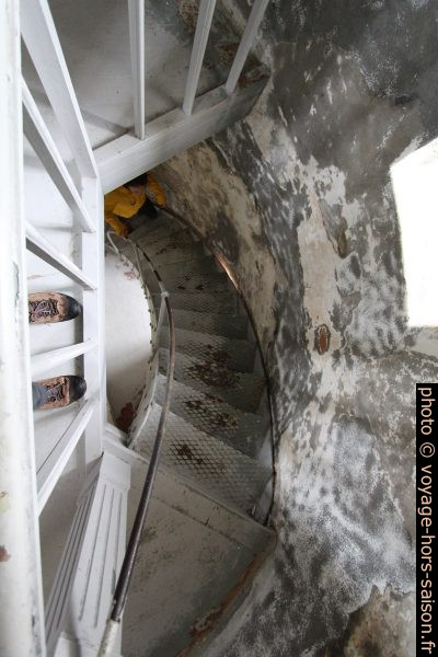 Escalier dans la tour du Phare de Lista. Photo © André M. Winter