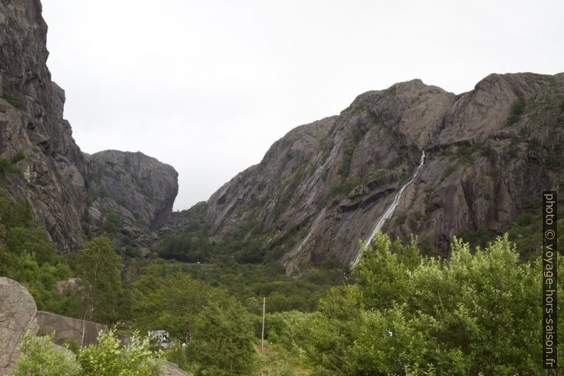 Vallée Hellersdalen. Photo © Alex Medwedeff