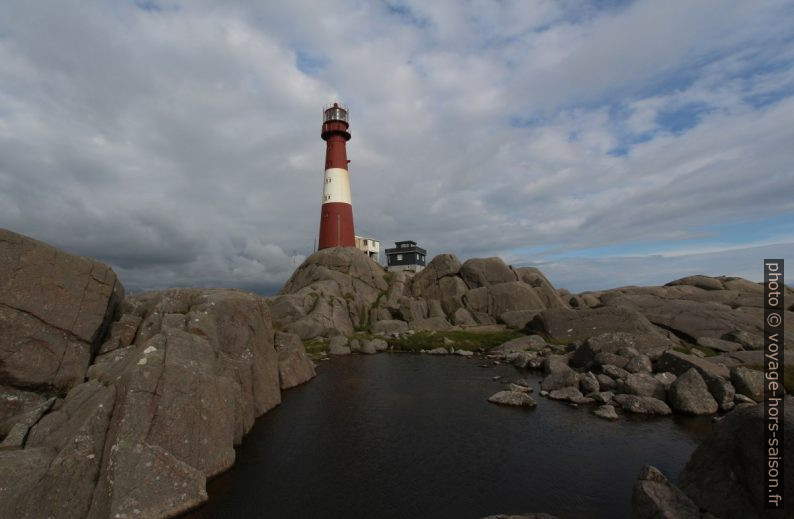 Phare d'Eigerøy sur les rochers d'anorthosite. Photo © André M. Winter