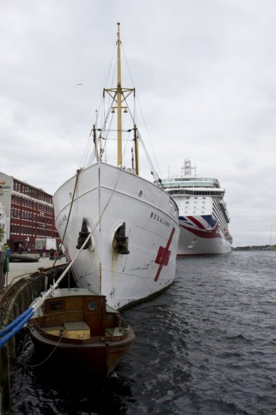 Bateau-hôpital Rogalan à Stavanger. Photo © Alex Medwedeff