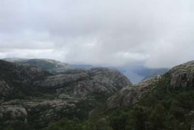 Vue de Hengjane sur le Lysefjord. Photo © Alex Medwedeff