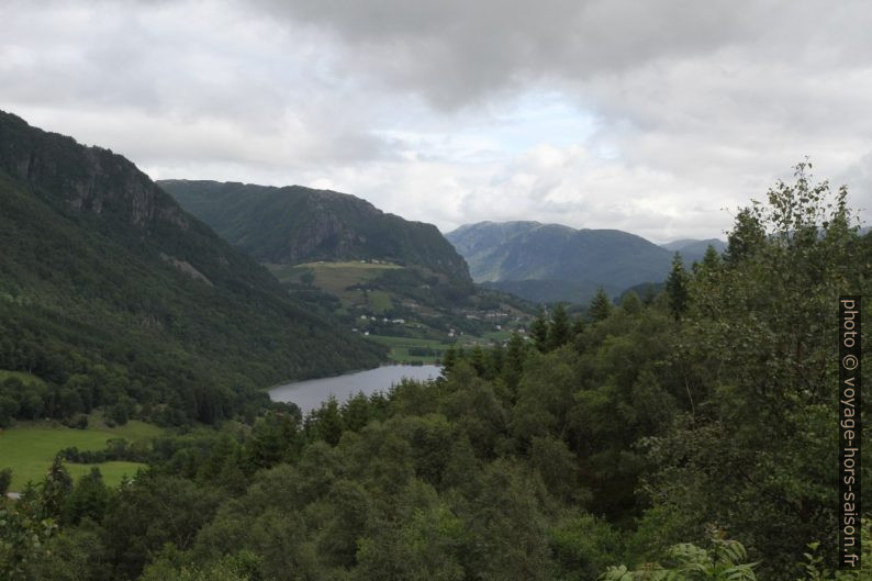 Le Lac Hetlandsvatnet. Photo © Alex Medwedeff