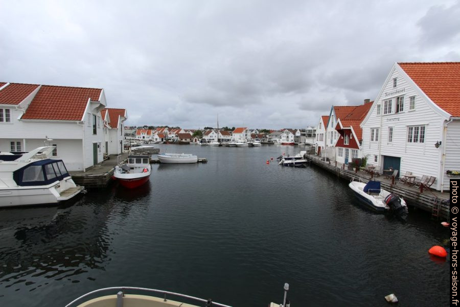 Voie navigable entre Korneliusholmen et Nordnes. Photo © André M. Winter