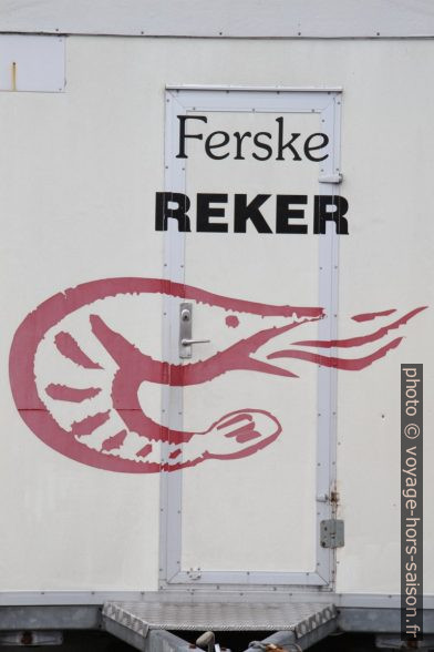 Stand d'un vendeur de crevettes fraîches (Ferske Reker). Photo © Alex Medwedeff