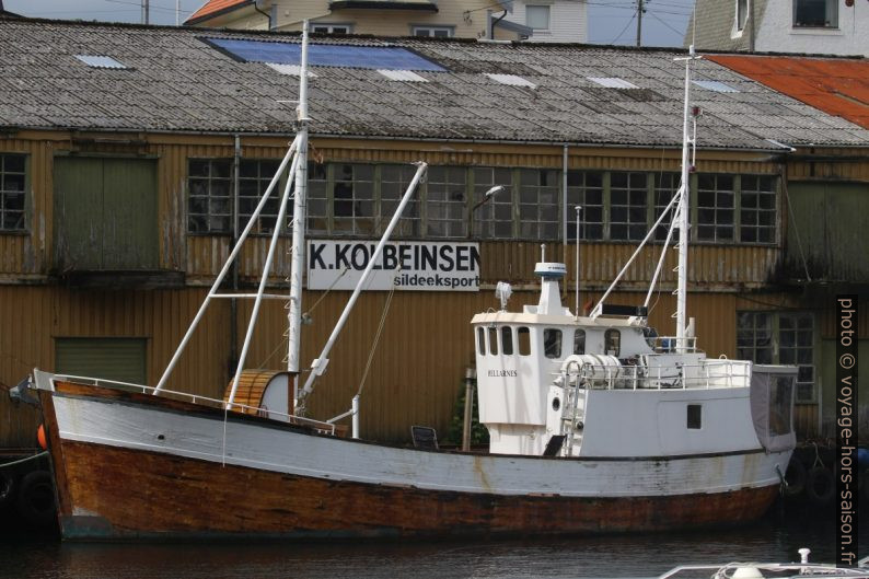 Bateau de pêche en bois Hellarnes à Haugesund. Photo © André M. Winter