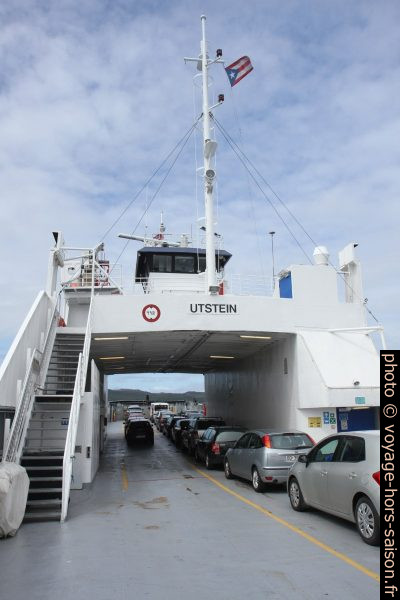 Pont de véhicules du ferry Utstein. Photo © Alex Medwedeff