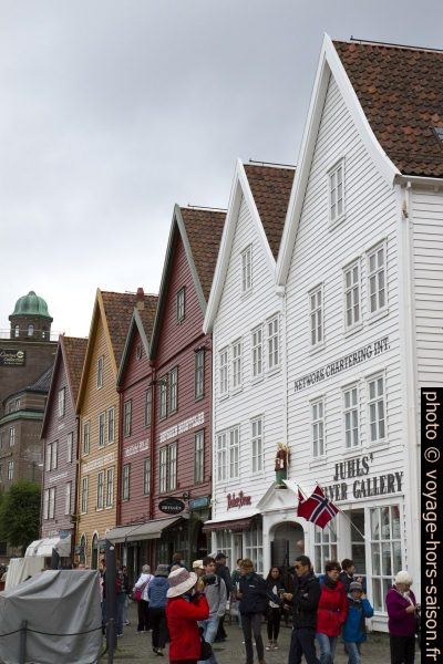 Façades de Bryggen à Bergen. Photo © Alex Medwedeff