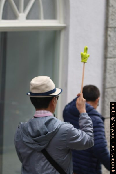 Guide touristique d'un groupe japonais. Photo © André M. Winter
