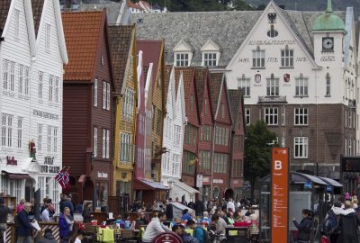 Maisons penchées de Bryggen à Bergen. Photo © André M. Winter