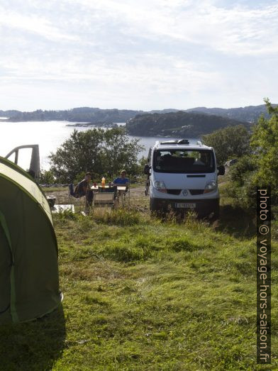 Notre emplacement au Skogtun Camping à Møvik. Photo © Alex Medwedeff