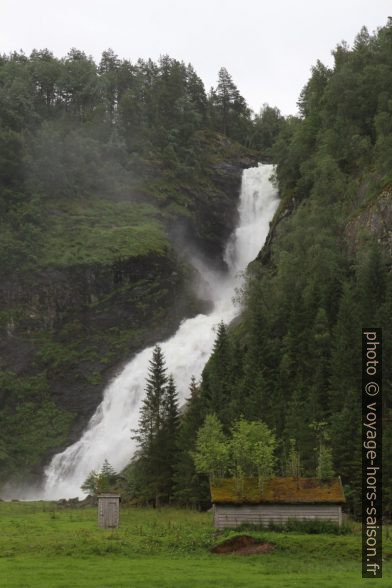 Le Huldrefossen sur la rivière Huldra. Photo © Alex Medwedeff