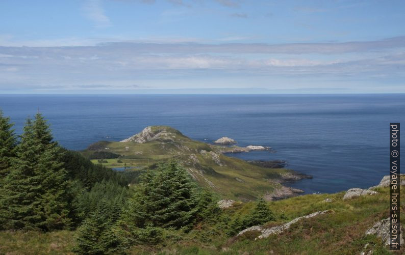 Vue sur la presqu'île de Kråkenes. Photo © Alex Medwedeff