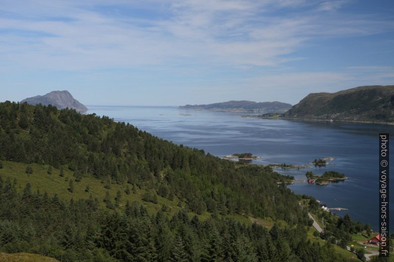 Le Vanylvsfjord et les îles de Sandvikneset. Photo © Alex Medwedeff