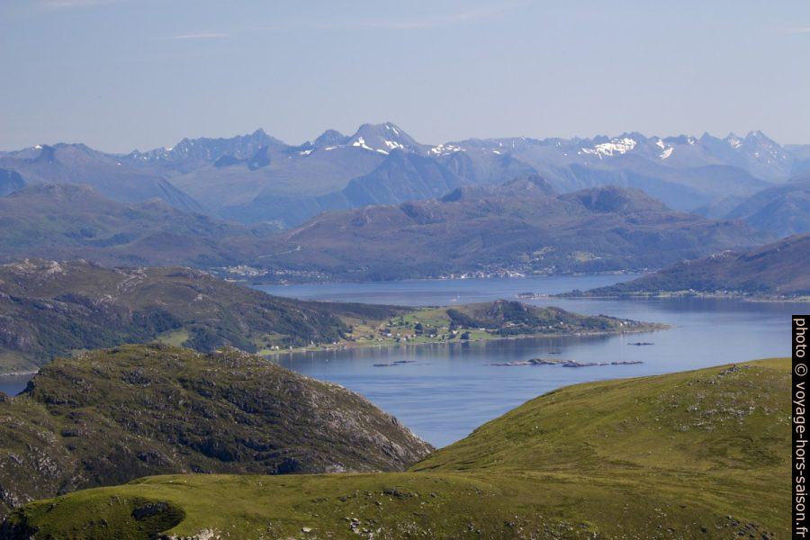 Kvamsøya et Åramsundet. Photo © André M. Winter