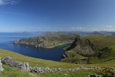 Molvika et Honningsvåg. Photo © Alex Medwedeff