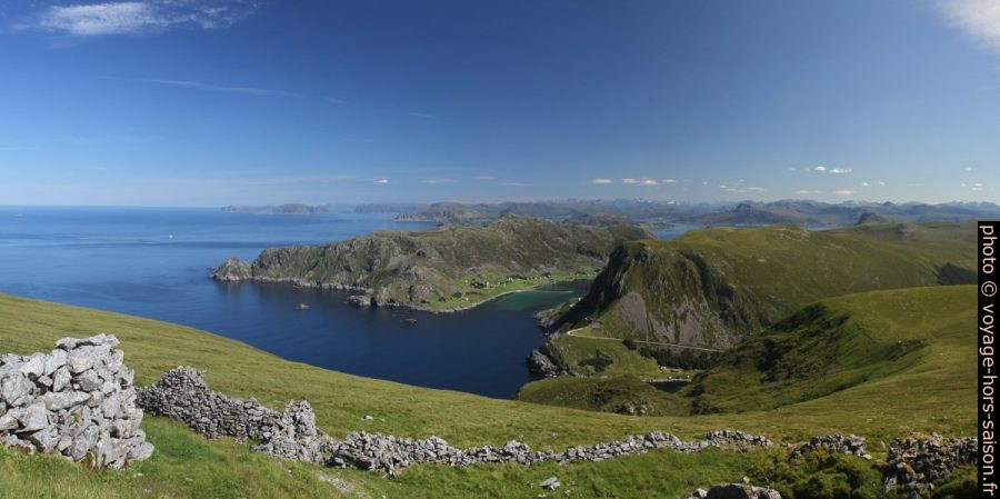 Molvika et Honningsvåg. Photo © Alex Medwedeff