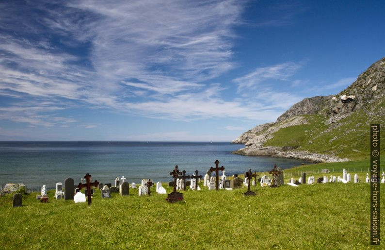 Cimetière d'Ervika. Photo © Alex Medwedeff