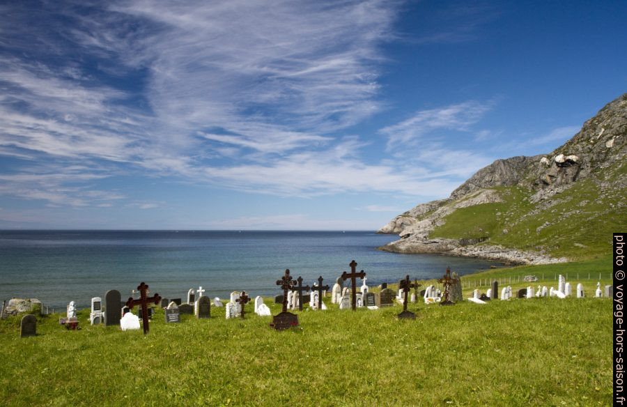Cimetière d'Ervika. Photo © Alex Medwedeff