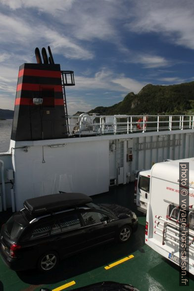 Sur le ferry traversant le Rovdefjord. Photo © Alex Medwedeff