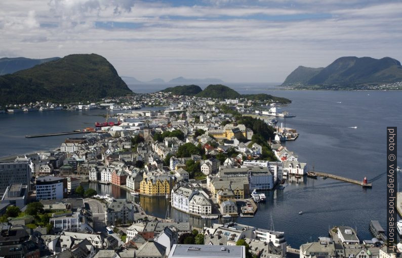 Ålesund sous le soleil. Photo © Alex Medwedeff