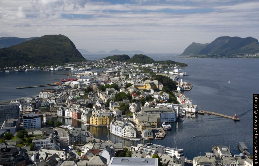 Ålesund sous le soleil. Photo © Alex Medwedeff