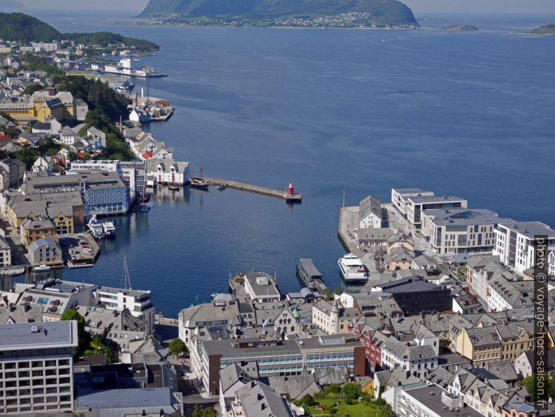 Port historique Vågen de Ålesund. Photo © Nicolas Medwedeff