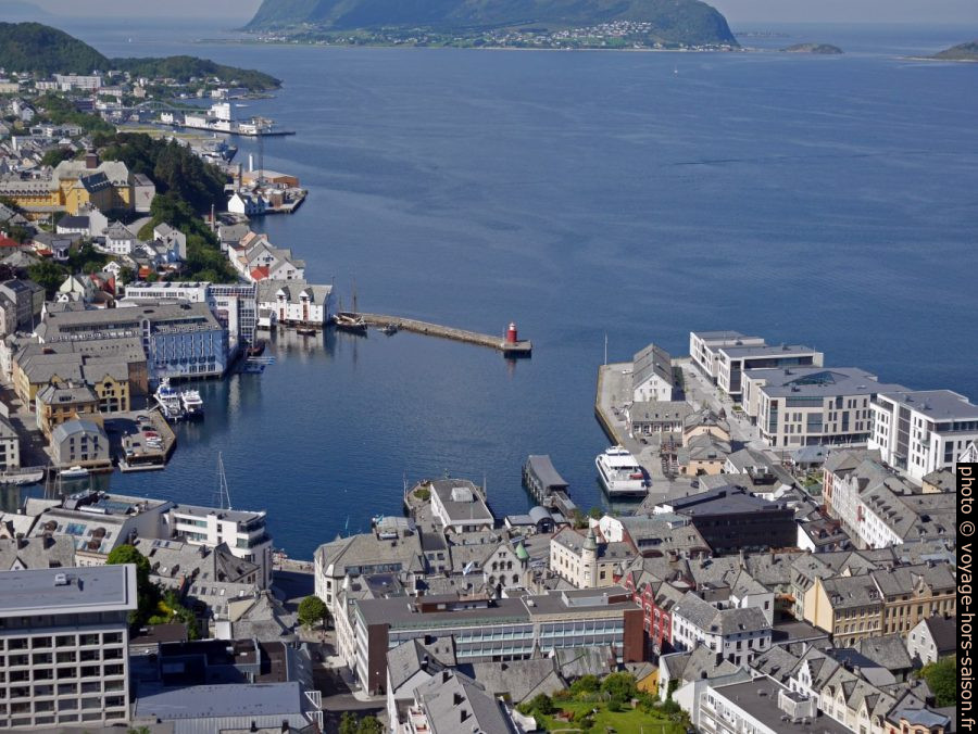 Port historique Vågen de Ålesund. Photo © Nicolas Medwedeff