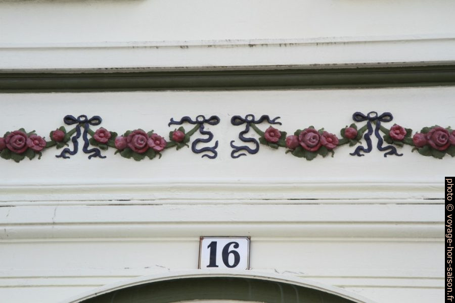 Détail du décor de la maison de la Kongens gate 16. Photo © Alex Medwedeff