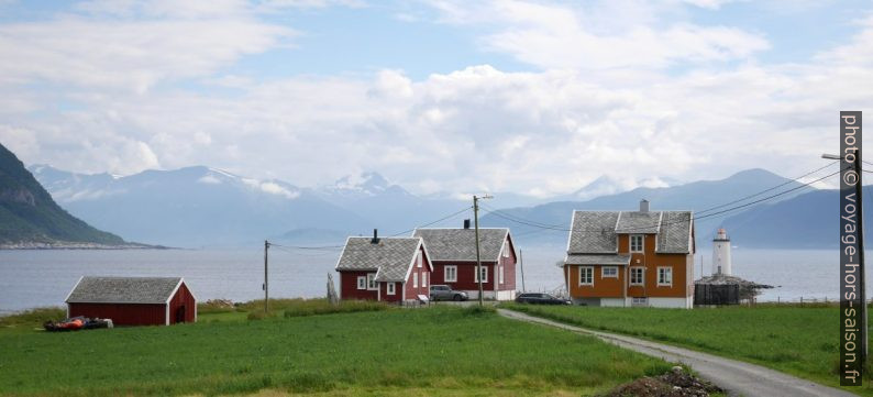 Maisons du cap Høgsteinneset. Photo © Nicolas Medwedeff