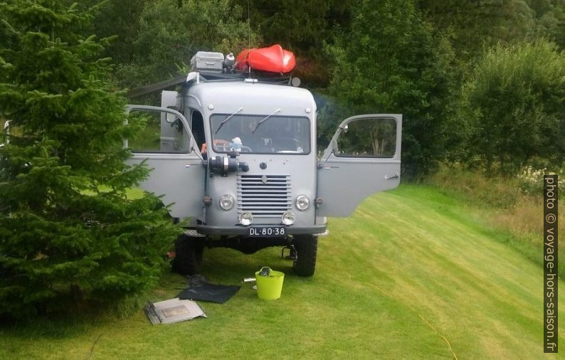 Renault Goélette 4x4 camping-car. Photo © André M. Winter