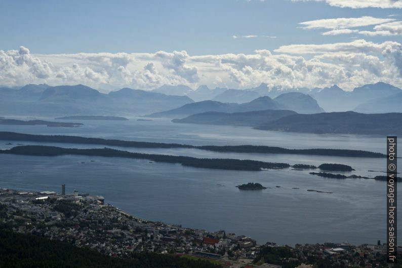 Molde, le Moldefjord et la vue vers Romsdal. Photo © Alex Medwedeff