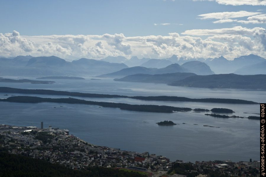 Molde, le Moldefjord et la vue vers Romsdal. Photo © Alex Medwedeff