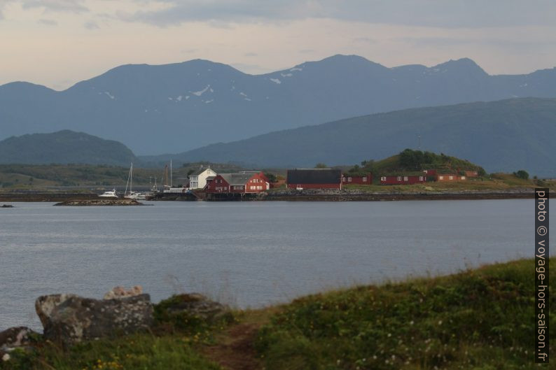 Maisons du village sur Håholmen. Photo © André M. Winter