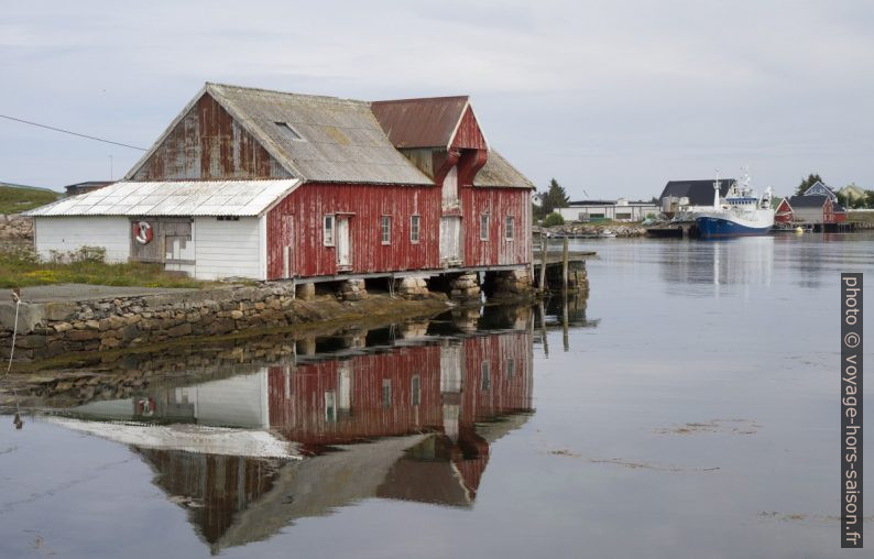 Ancien hangar sur le Reksund. Photo © Alex Medwedeff