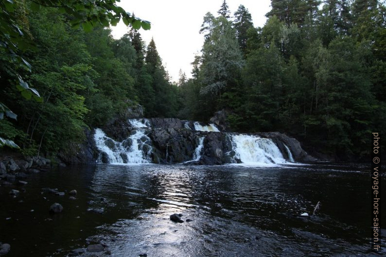 Cascade sur la Lysakerelva. Photo © André M. Winter