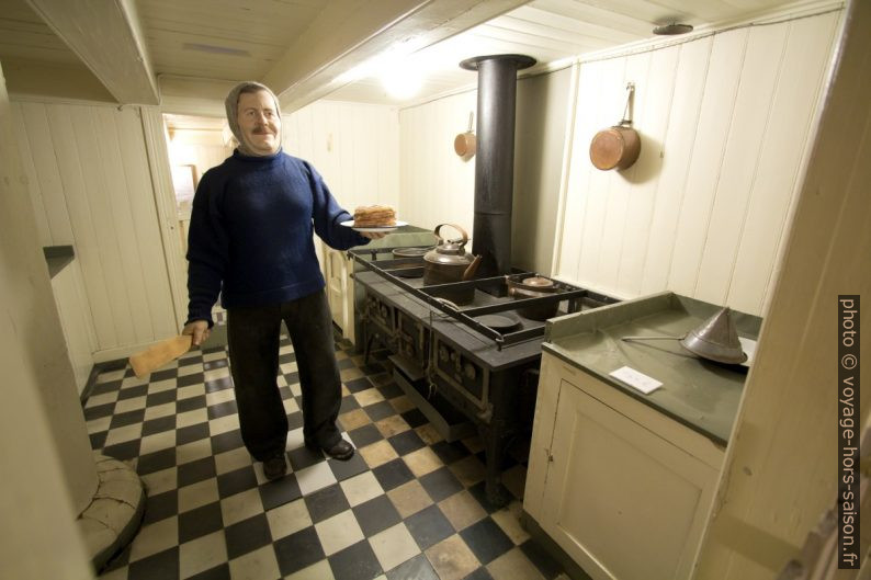 Figure du cuisinier Adolf Henrik Lindstøm sur le Fram. Photo © André M. Winter