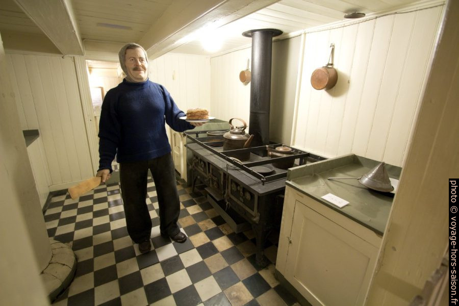 Figure du cuisinier Adolf Henrik Lindstøm sur le Fram. Photo © André M. Winter