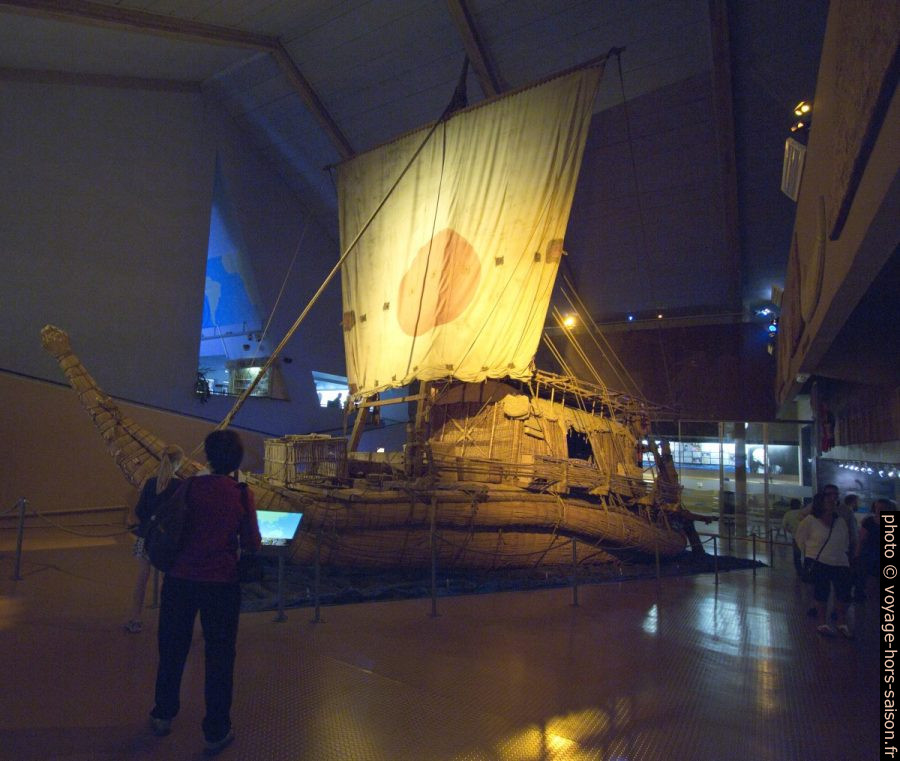 Proue de la réplique du bateau en papyrus Râ II. Photo © André M. Winter