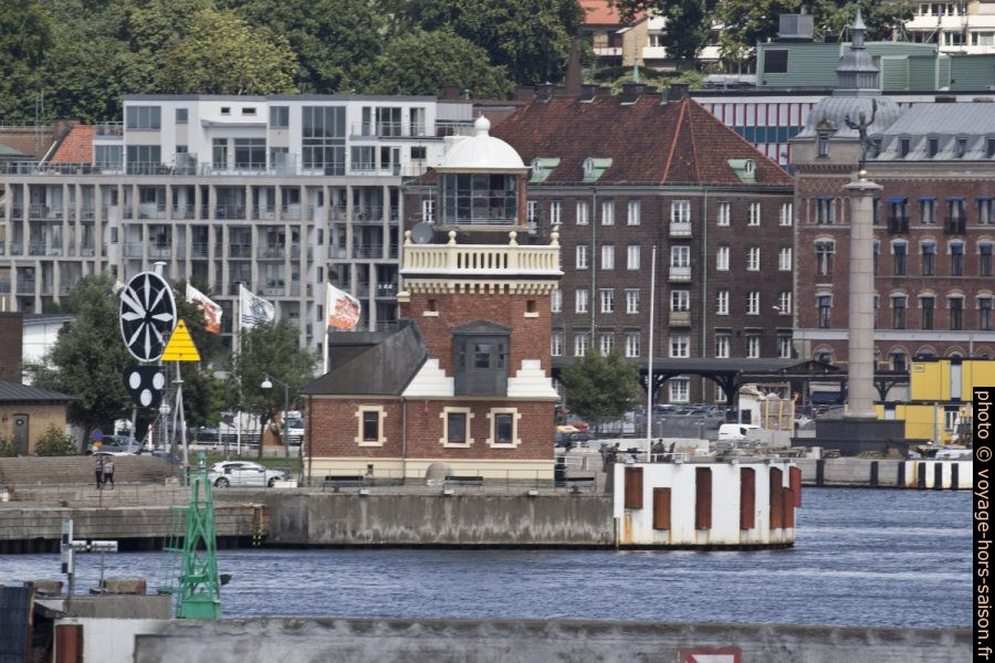 Phare de Helsingborg et indicateur de vent historique. Photo © André M. Winter