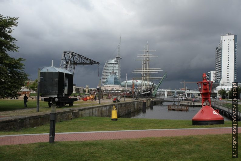 Bassin du vieux port de Bremerhaven. Photo © Alex Medwedeff