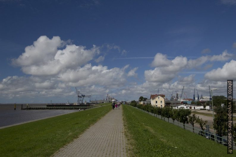 Kommodore-Ziegenbein-Promenade. Photo © André M. Winter