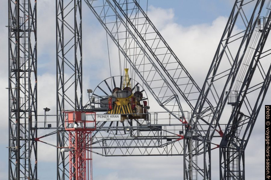 Grue de port Peiner Kran de 38t. Photo © André M. Winter
