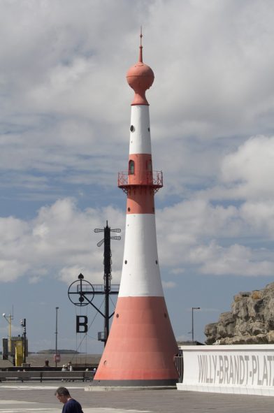 Phare Bremerhaven Unterfeuer et l'ancien sémaphore. Photo © André M. Winter