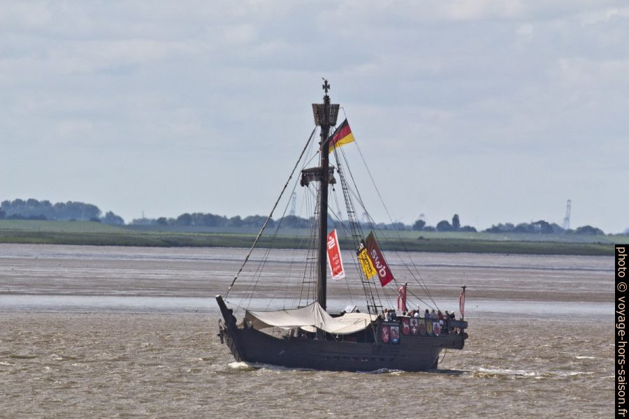 Navire historique sur la Weser. Photo © André M. Winter
