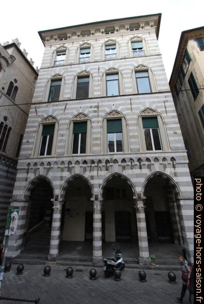 Il Palazzo Lamba Doria. Photo © André M. Winter