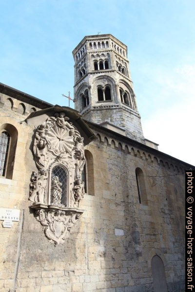 Façade latérale et clocher de la Chiesa di San Donato. Photo © André M. Winter
