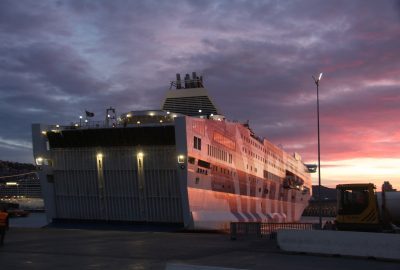 Ferry Excelsior de GNV le matin à Gênes. Photo © André M. Winter